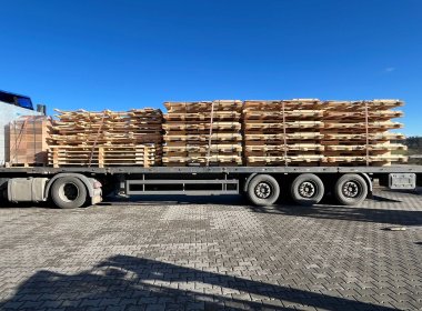 Transportmöglichkeit von Verschlägen im zerlegten Zustand - für effiziente Logistik und platzsparende Lagerung