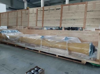 Fixierung und Schutz übergroßer Maschinenbaukomponenten für den weltweiten Export