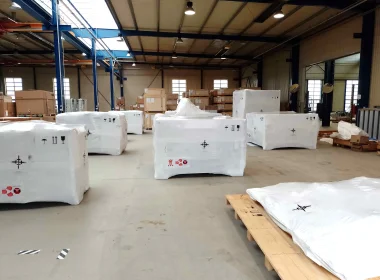 Vor-Ort-Verpackung von Maschinen und Zubehör in Schrumpffolie – direkt beim Kunden in ganz Deutschland